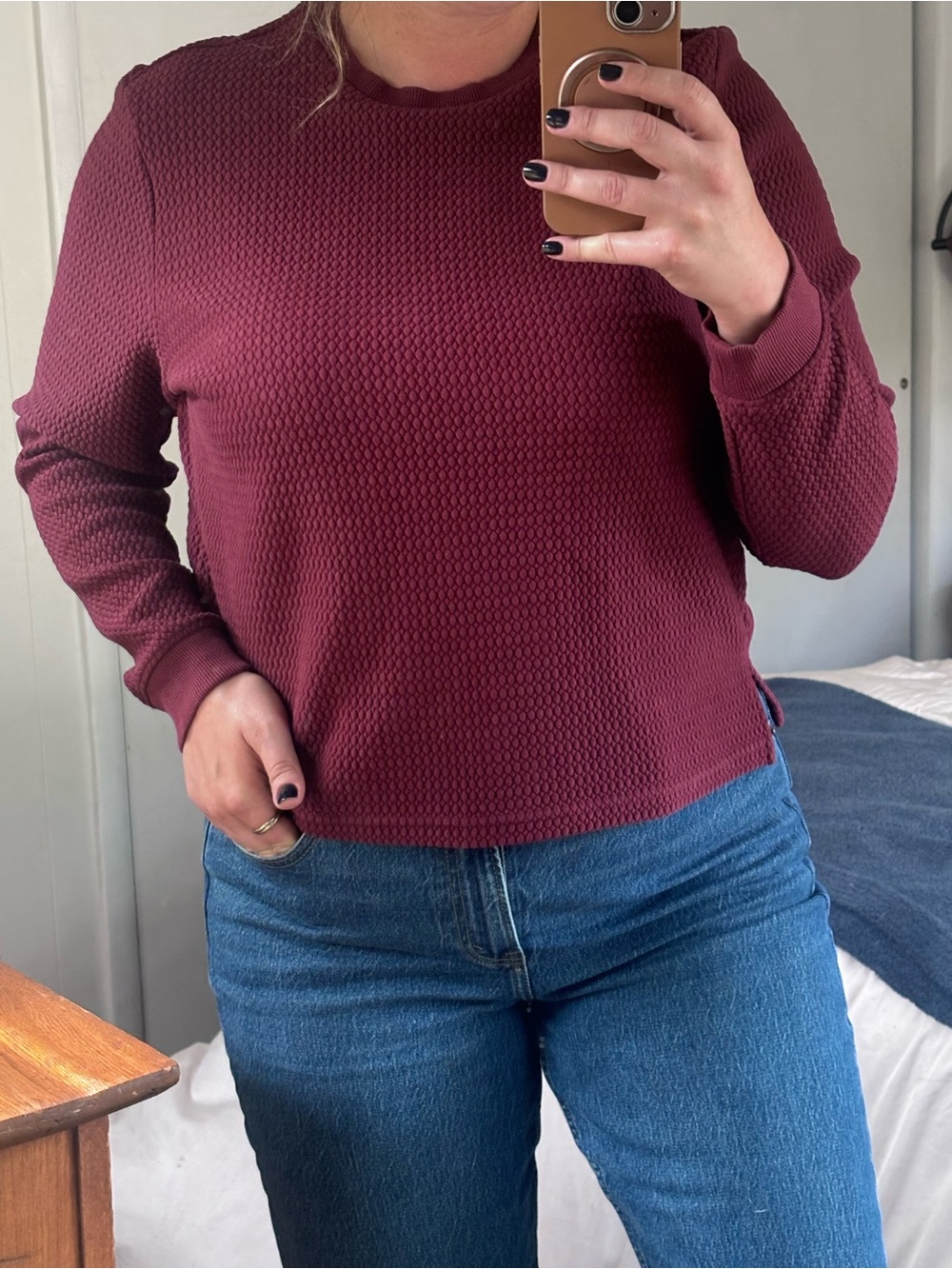 Pump Women's Golf Textured Crewneck Top - Burgundy